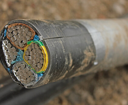 Querschnitt eines Mehrphasen-Leitung Energie Infrastruktur