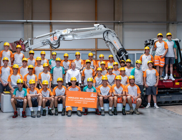 Gruppenbild neuer Lehrlinge
